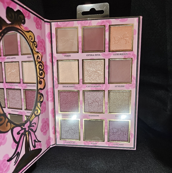 Disney Marie from the Aristocats Makeup Eyeshadow Palette - Picture 3 of 3